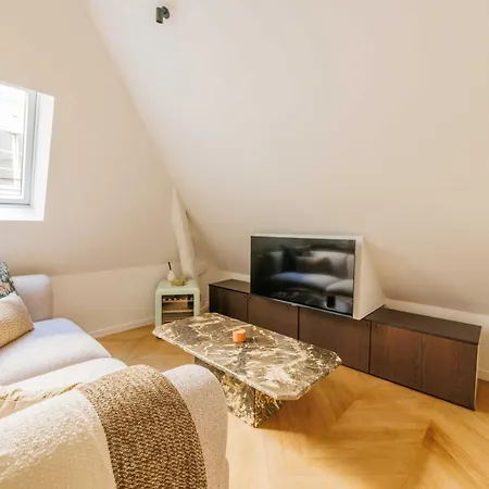 Classy St Honore - Louvre Apartman *